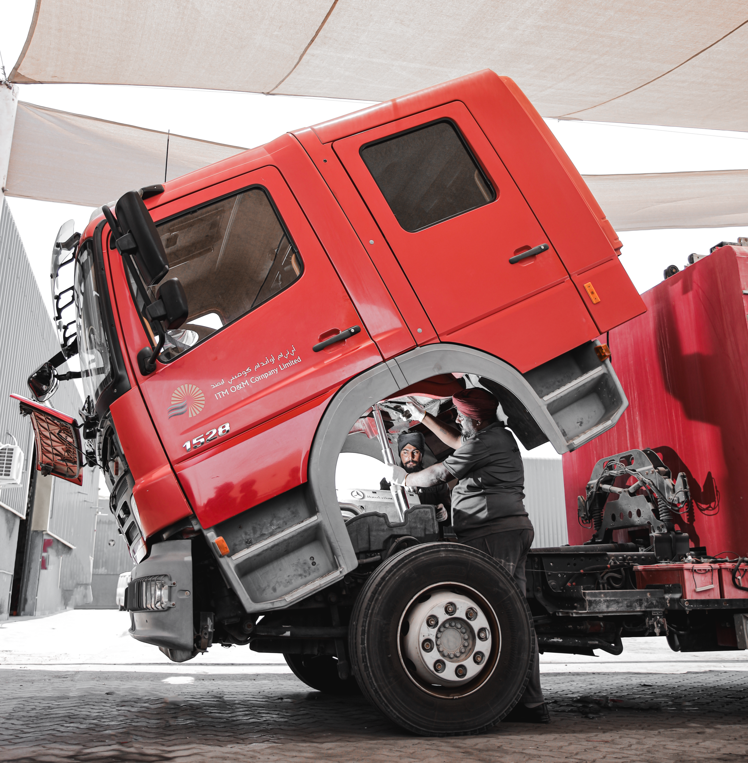 best-hydraulics-Heavy Vehicle- Breakdown- Service- in-abudhabi-uae